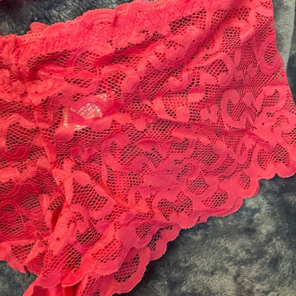 Lingerie Set Sz Medium Pink fuchsia Lace Bralette Bra Matching Panties Waist Fit - Picture 4 of 10